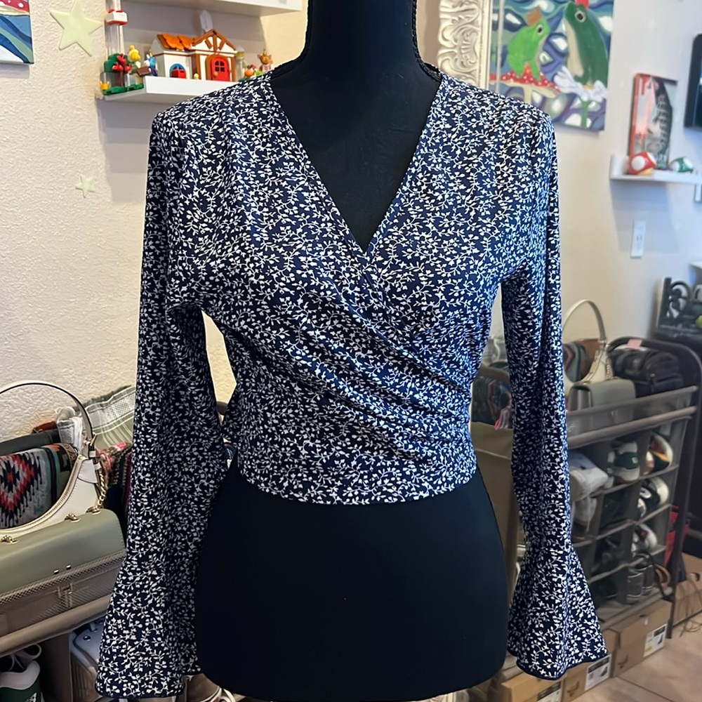SHEIN Blue Floral Wrap Top